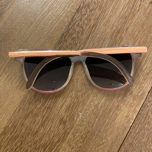 Fossil FW29 Vintage Oversized Designer Sunglasses Grey Pink - Picture 2 of 3